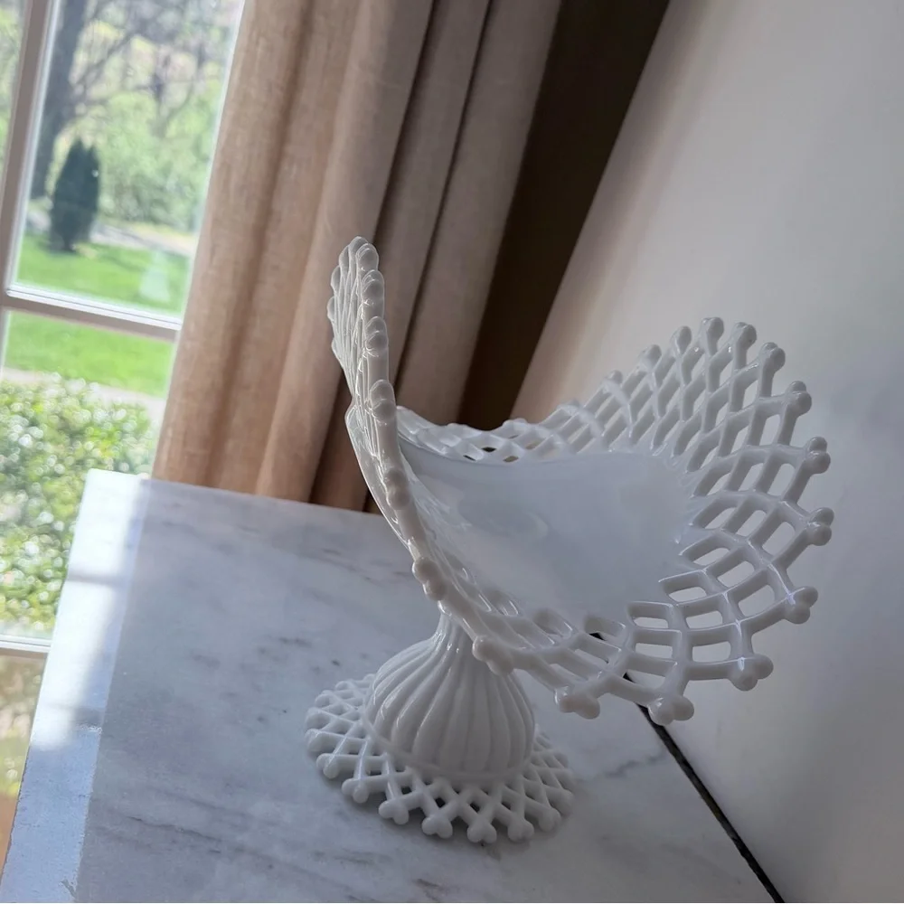 vintage Westmoreland white milk glass banana stand  lattice edge pattern